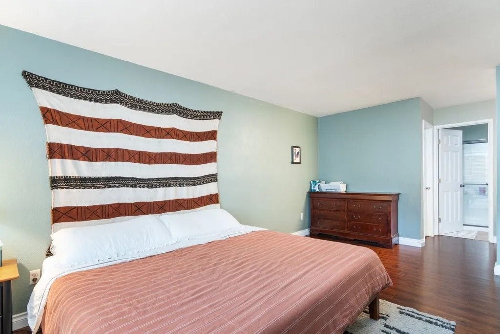 https://cdn.realtyfeed.com/cdn/127/306713093/2ad3ba2901989b703d96cc7ff91cf9c8.webp