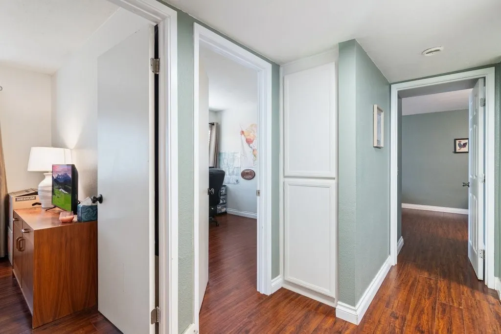 https://cdn.realtyfeed.com/cdn/127/306713093/aad7b34aa86f172062f5613fde3409e2.webp