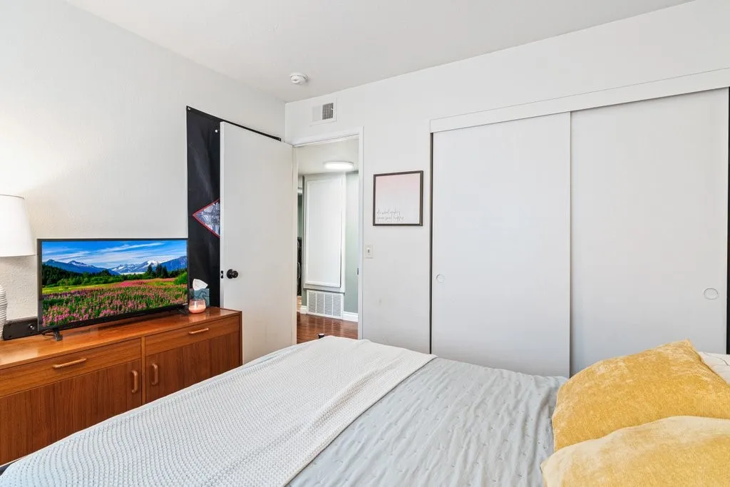 https://cdn.realtyfeed.com/cdn/127/306713093/bbf7d30727de2dad43db830a65a379f5.webp