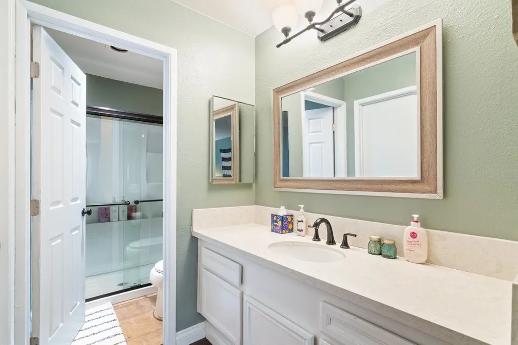 https://cdn.realtyfeed.com/cdn/127/306713093/f9f6e097690341f0ba293345109be1a0.webp