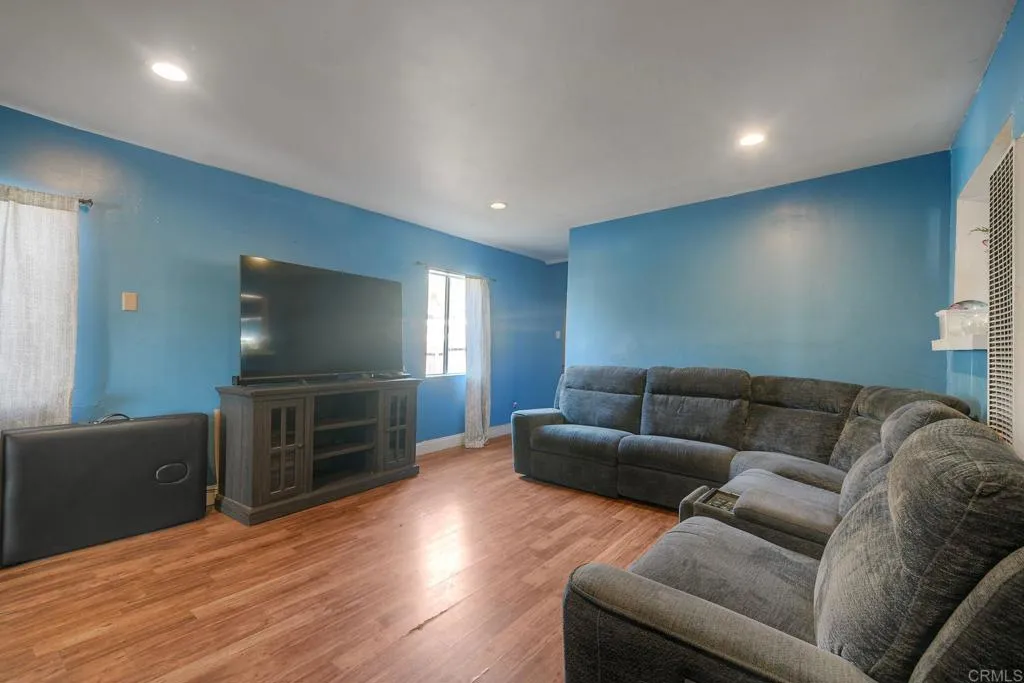 https://cdn.realtyfeed.com/cdn/127/306713094/f9f64ff2dada3d71c8f053b1b0854843.webp