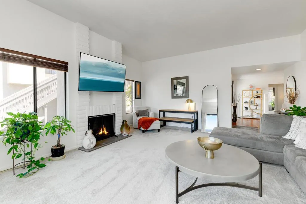 https://cdn.realtyfeed.com/cdn/127/306713099/302bdbd62696b9c7516a1617e747e523.webp