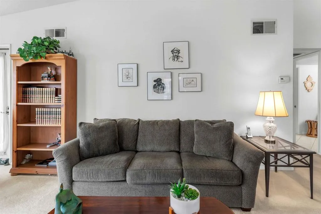 https://cdn.realtyfeed.com/cdn/127/306713183/9c843814583e5d686e7fa2fac9ea8be1.webp