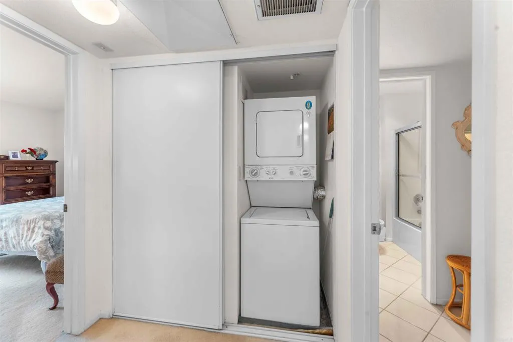 https://cdn.realtyfeed.com/cdn/127/306713183/c949d6b29c82d430de9ecedab8182b2d.webp