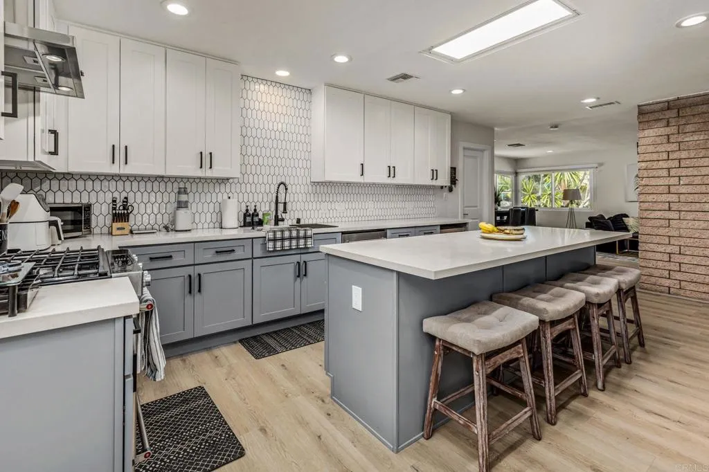 https://cdn.realtyfeed.com/cdn/127/306713201/71a1db798e5a89d841e4f23e68aab353.webp