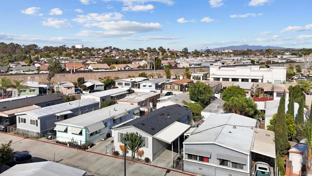 https://cdn.realtyfeed.com/cdn/127/306713230/cec26069ffeb0f8fe0fd7837a49af1f0.webp