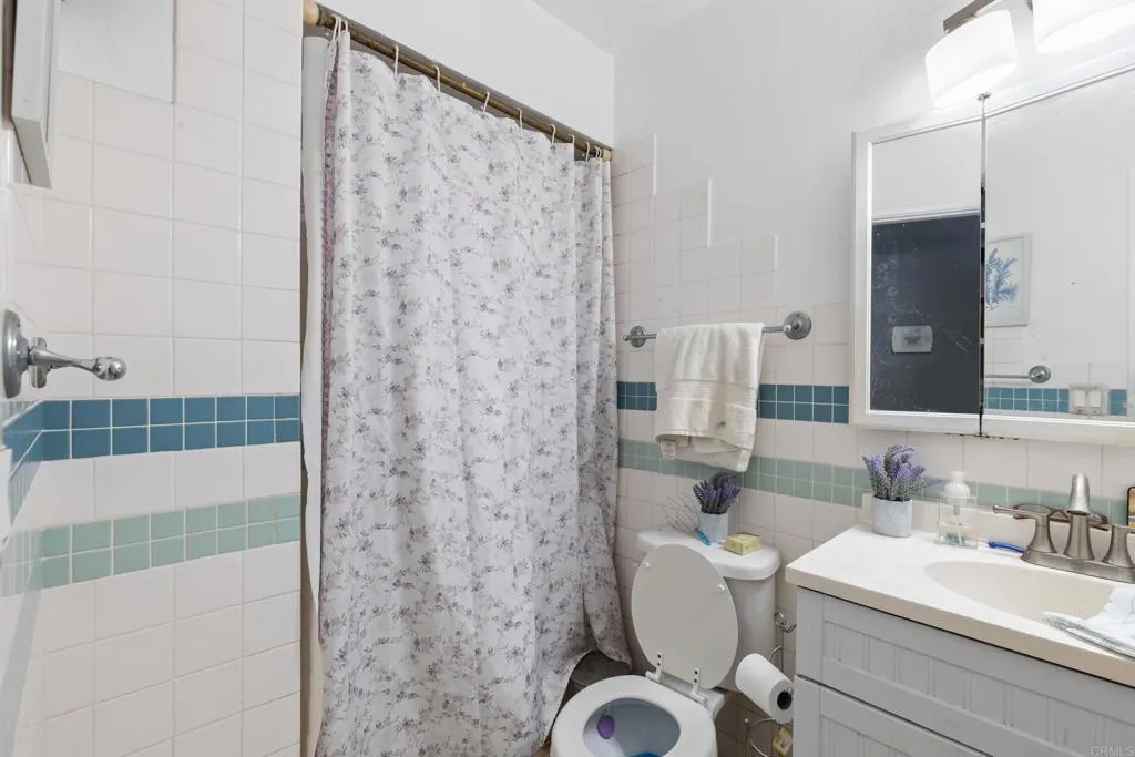 https://cdn.realtyfeed.com/cdn/127/306713246/c482b77e220220d7a12410751194e3c8.webp