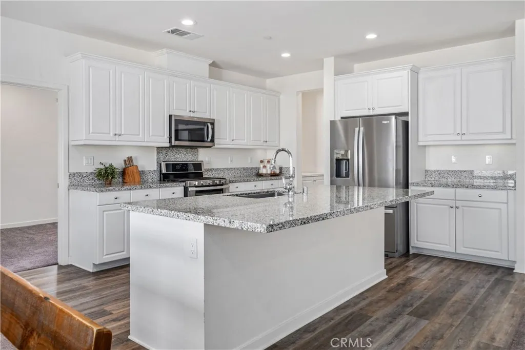 Lancaster, CA 93536