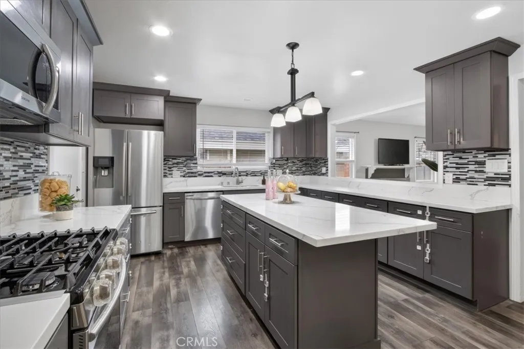 La Habra, CA 90631