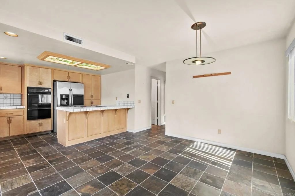 https://cdn.realtyfeed.com/cdn/127/306713320/081e3e6d74d52e05499523ea19c2c551.webp