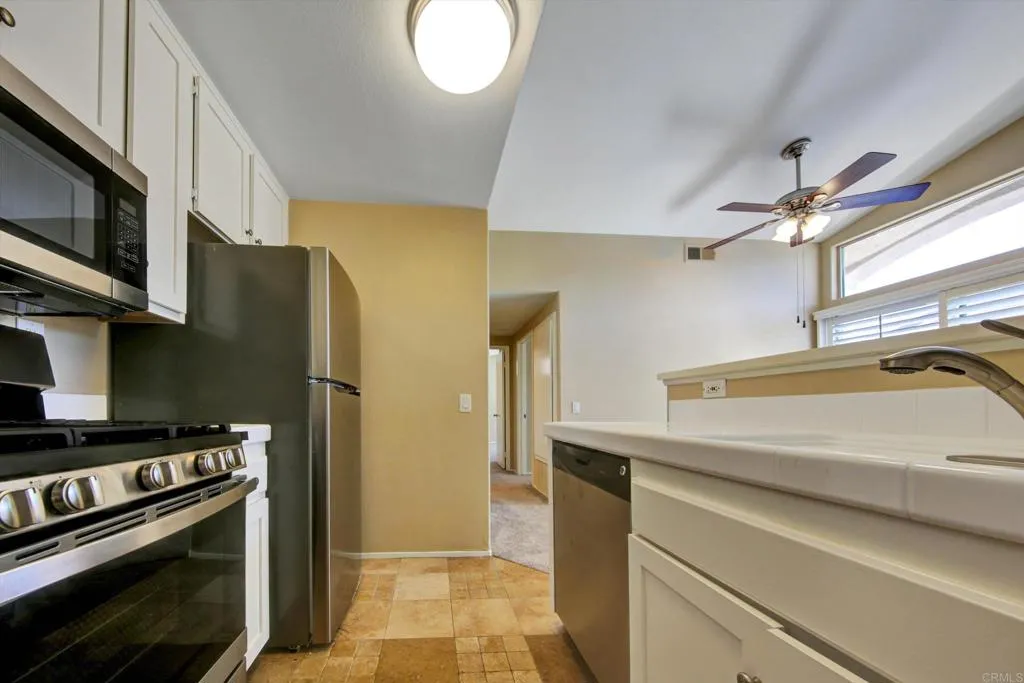 https://cdn.realtyfeed.com/cdn/127/306713328/3cb63b63712ab511bf45d1df1c4a0db9.webp