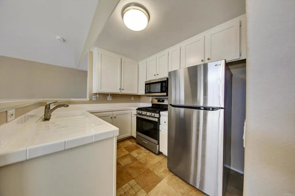 https://cdn.realtyfeed.com/cdn/127/306713328/ba07d3f57866e4fc933d7a81cfdda7b3.webp