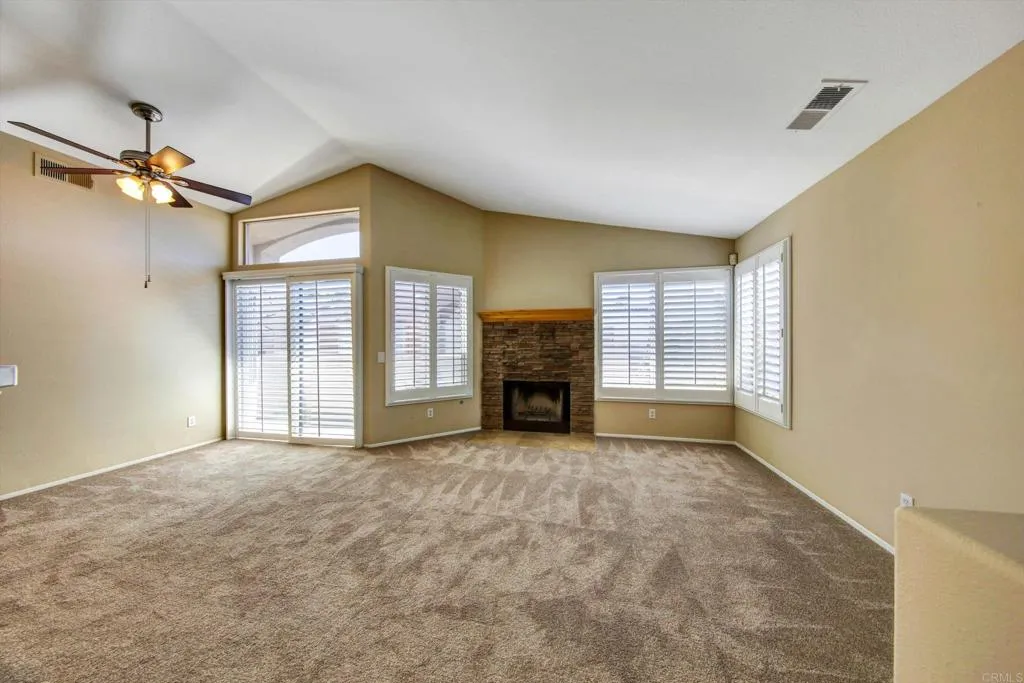 https://cdn.realtyfeed.com/cdn/127/306713328/c0aaf11f41bbc8894eadba9d7979121d.webp