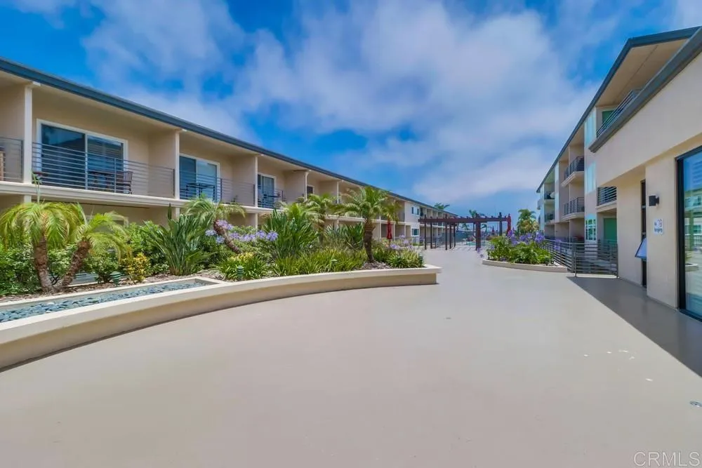 https://cdn.realtyfeed.com/cdn/127/306713329/10489d65cc91950816a0c992ce7710e1.webp