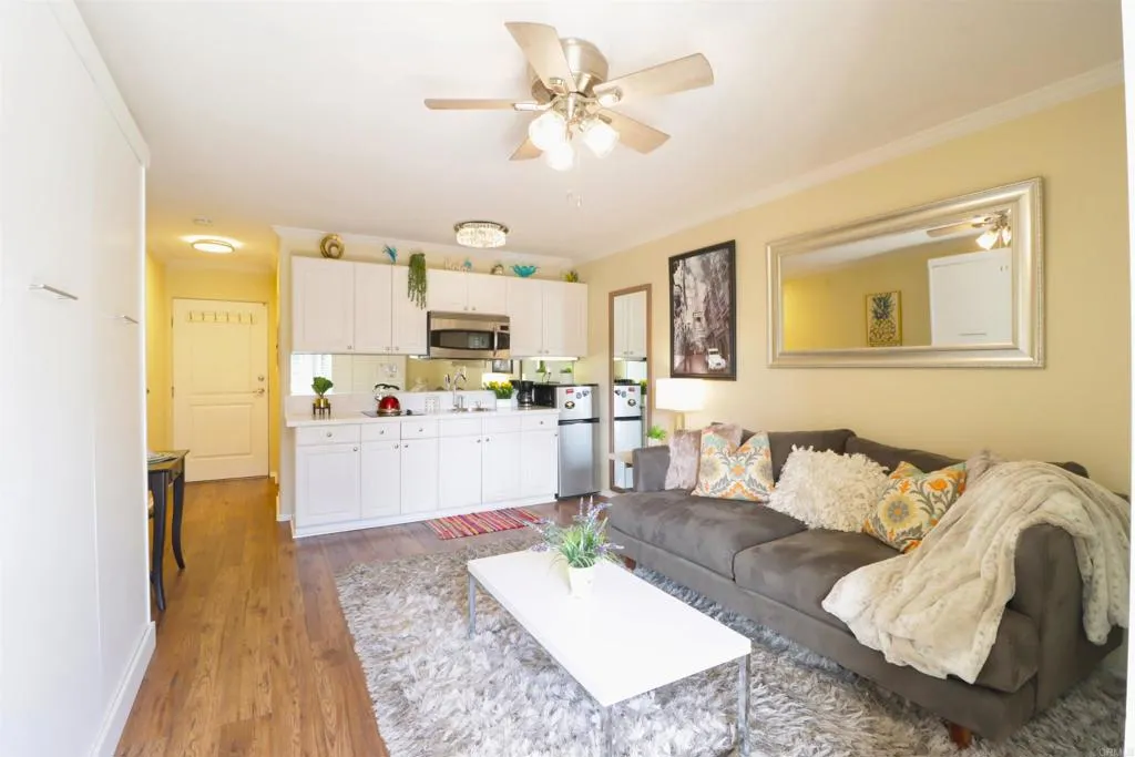 https://cdn.realtyfeed.com/cdn/127/306713329/4142fa8a40074167a2cd5bc59e5cbac1.webp