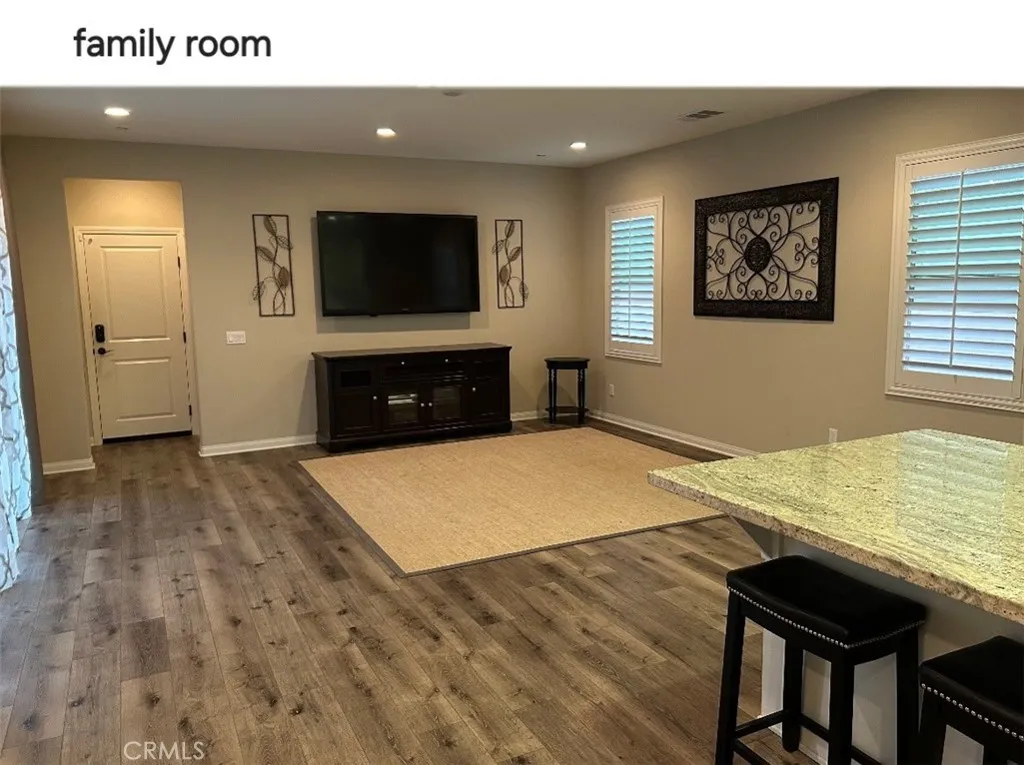 https://cdn.realtyfeed.com/cdn/127/306713346/21e16b47d939353a2a489a1ce20a7f64.webp