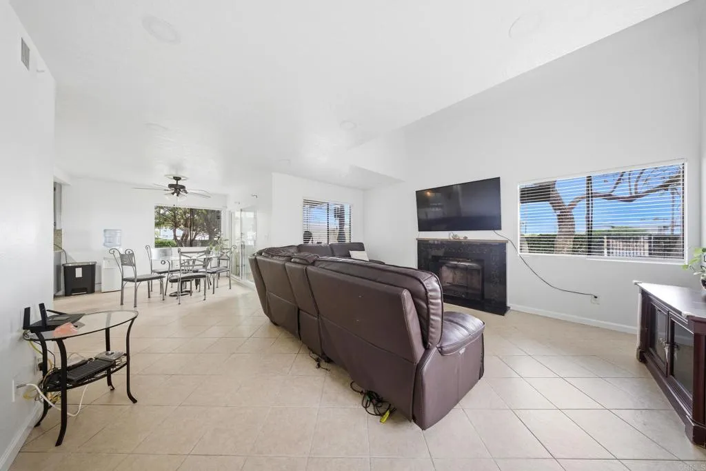 https://cdn.realtyfeed.com/cdn/127/306713356/2019aaff4bc0af1d481cb39585be8d0e.webp