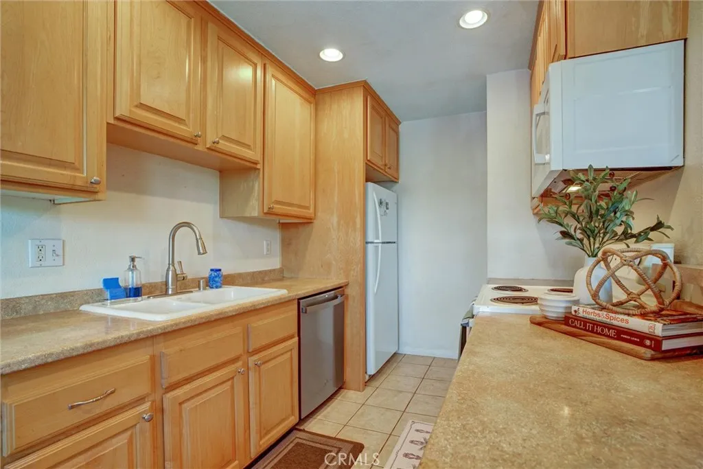 Photo #6: CV26100051 Listing: Photo #6