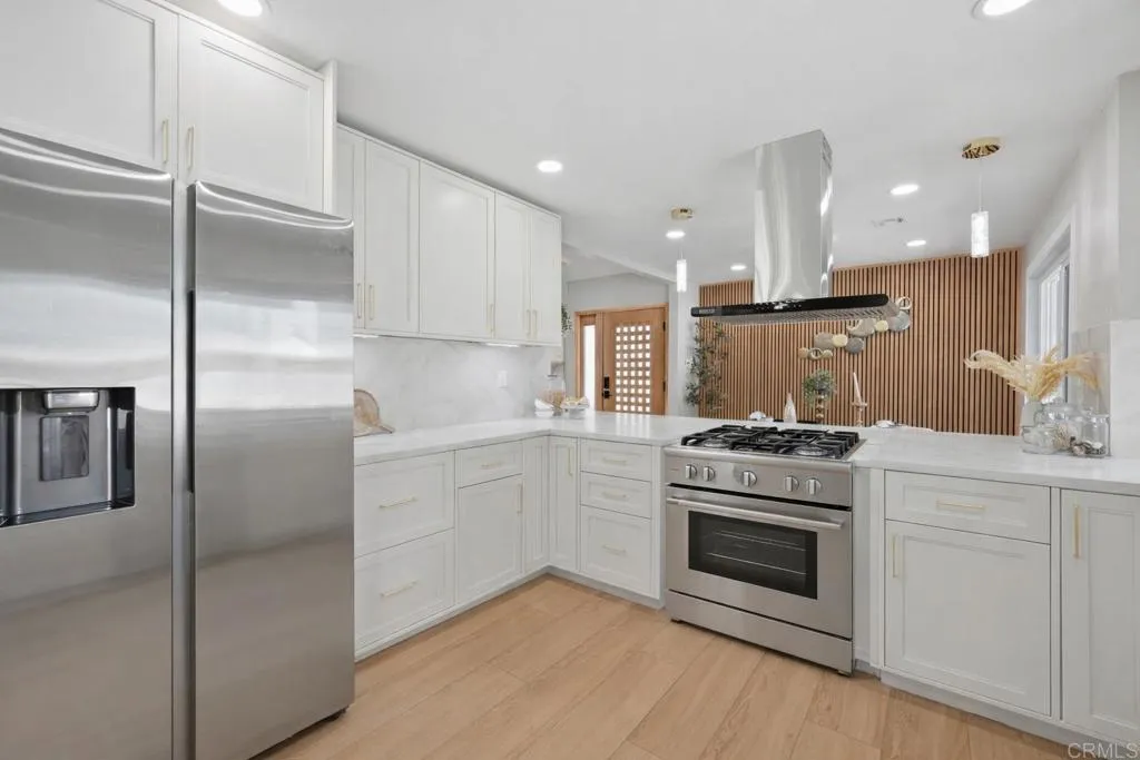 https://cdn.realtyfeed.com/cdn/127/306713407/9d2113940d9f759a23a185ad04df1fec.webp