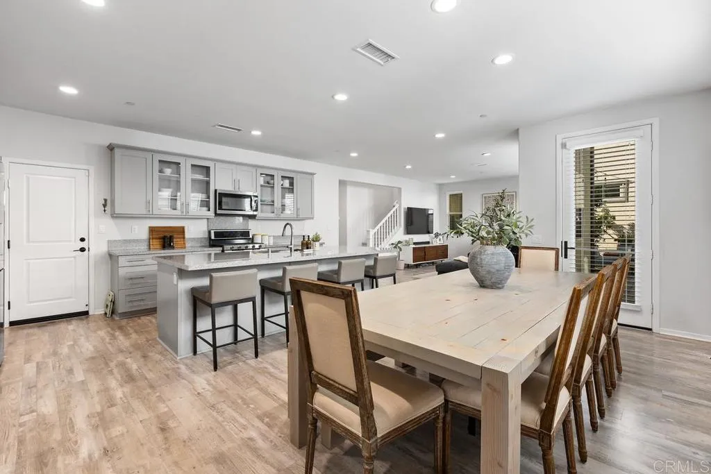 https://cdn.realtyfeed.com/cdn/127/306713415/2097ab40ec7083d5bd33716373d94422.webp