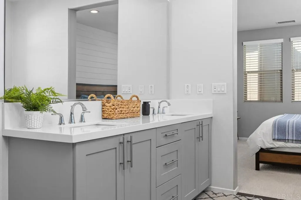 https://cdn.realtyfeed.com/cdn/127/306713415/2691dc4b17148f797683db4556078a8d.webp