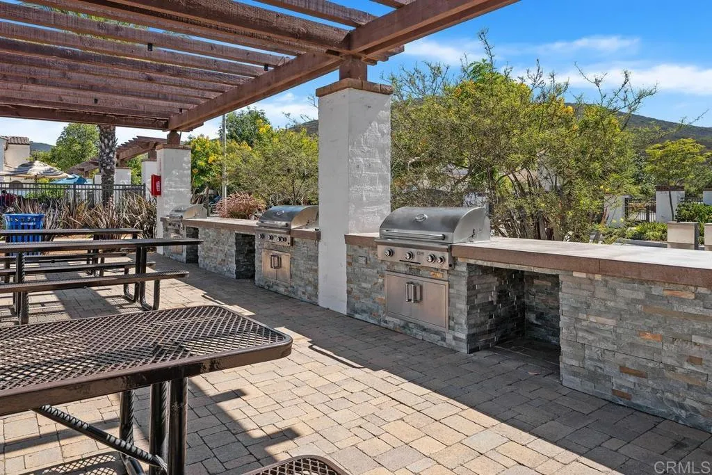https://cdn.realtyfeed.com/cdn/127/306713415/32de2bf120980147beb4bfc28aa005d3.webp