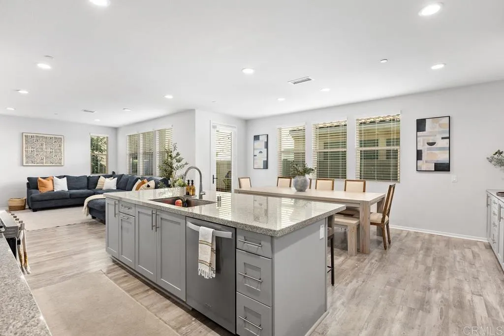 https://cdn.realtyfeed.com/cdn/127/306713415/5eca98381a3b8f069ce7871edc8d5cca.webp