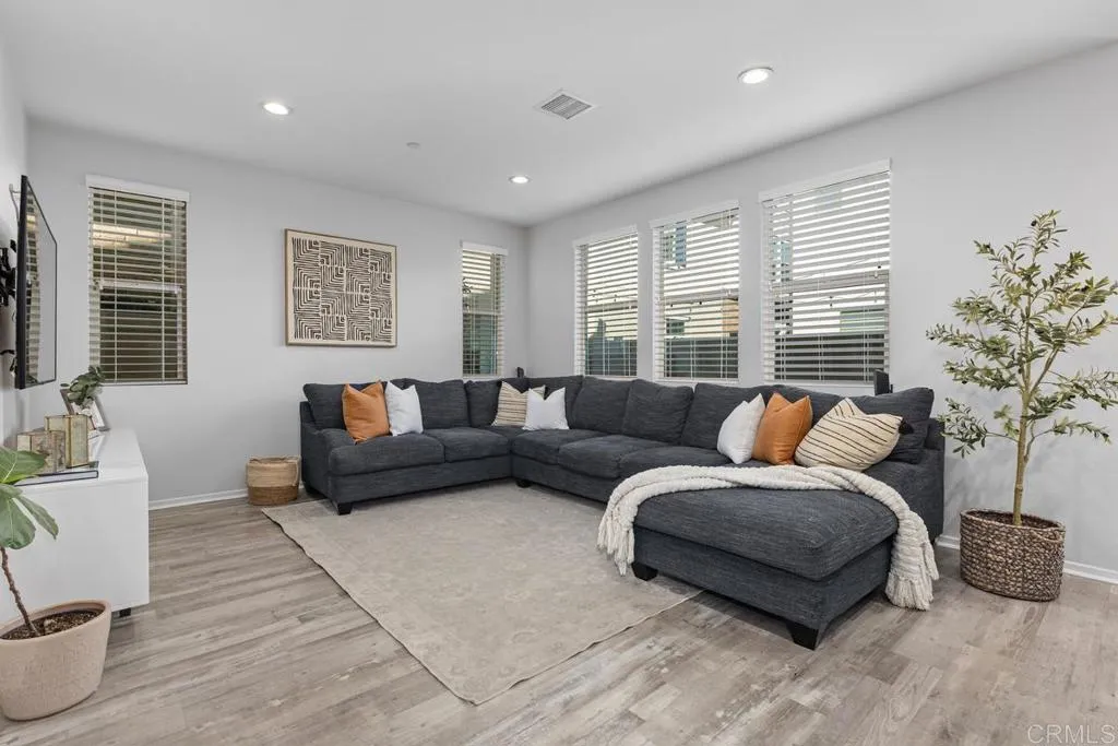 https://cdn.realtyfeed.com/cdn/127/306713415/6827599e97ec2125b01cc1ec418ffae4.webp