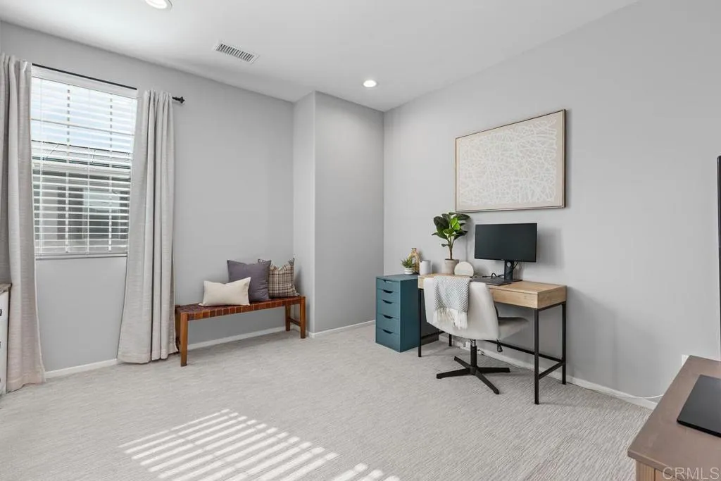https://cdn.realtyfeed.com/cdn/127/306713415/8b1fff483327d37818d32c302d9545f7.webp