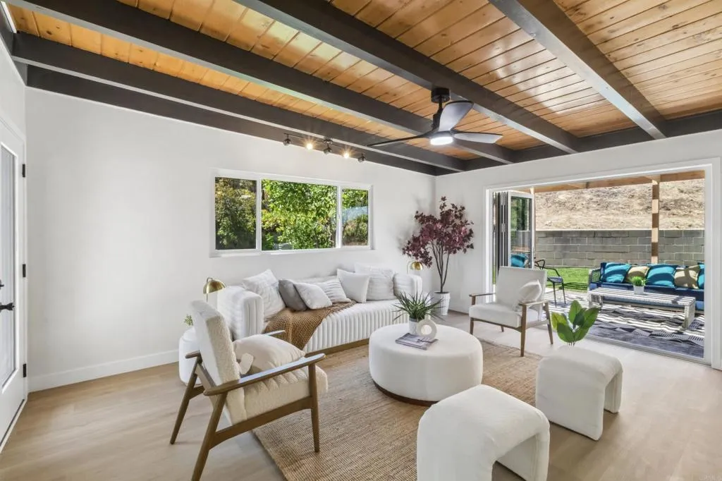 https://cdn.realtyfeed.com/cdn/127/306713426/85edf15008f1ac7c6aa2bda5604f6858.webp