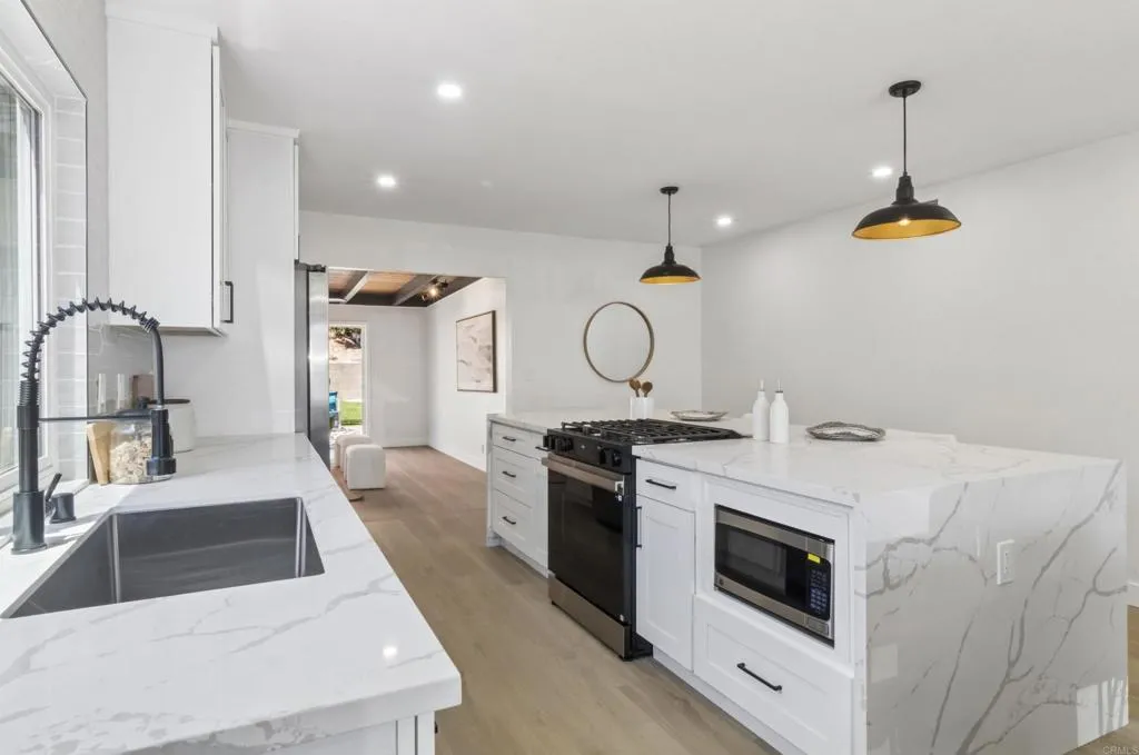 https://cdn.realtyfeed.com/cdn/127/306713426/db70527c6e0ffb305641feb1ff786914.webp