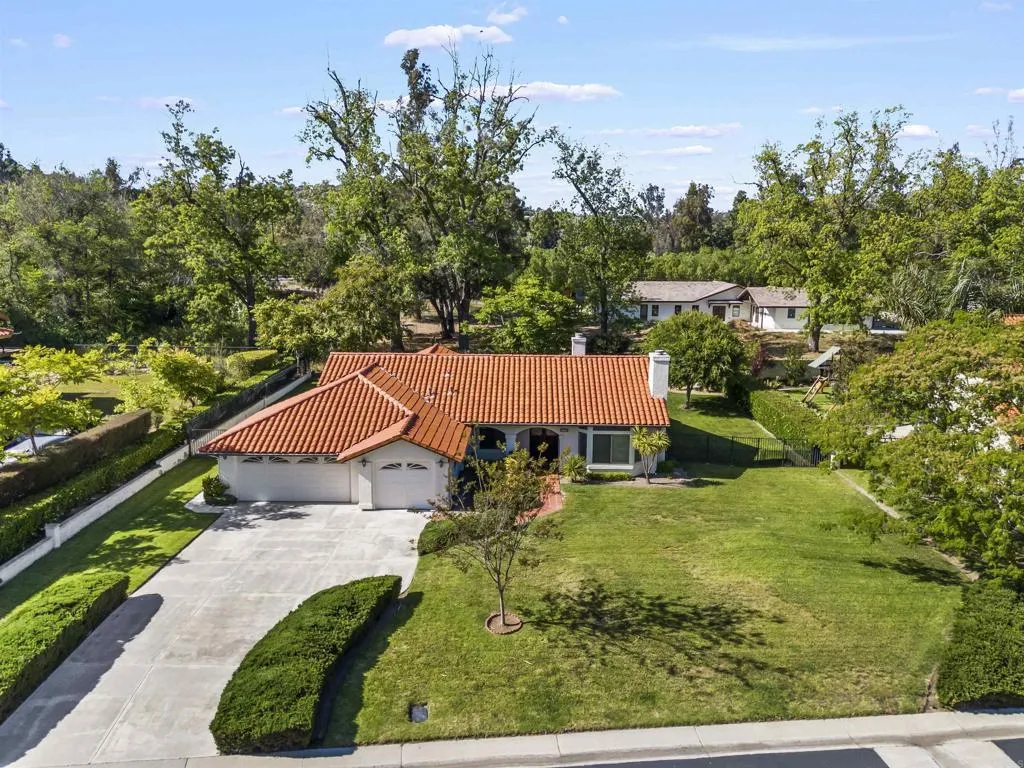 https://cdn.realtyfeed.com/cdn/127/306713474/27bd33e359770f91dee113a88331cbd9.webp