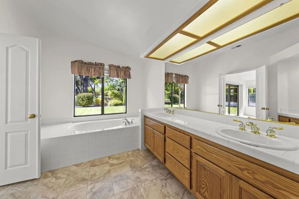 https://cdn.realtyfeed.com/cdn/127/306713474/64dcb49b36fe187aaa28abbd46250b91.webp