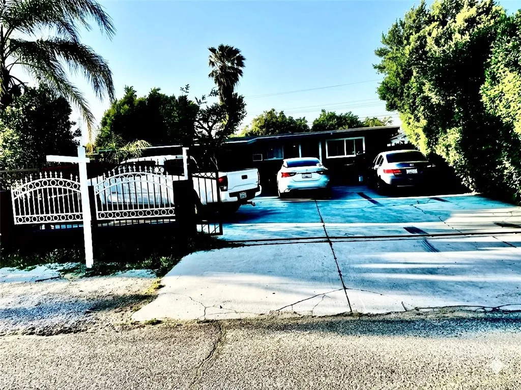 Bloomington, CA 92316