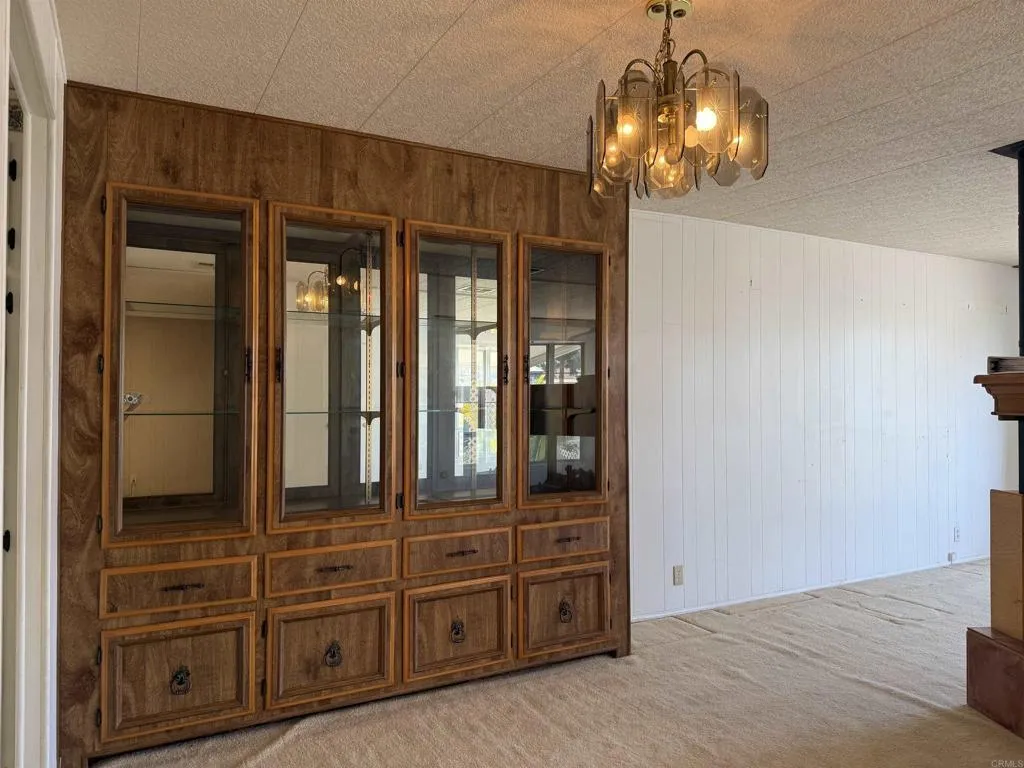 https://cdn.realtyfeed.com/cdn/127/306713517/45be2a17c55bfc757063efe84f11d592.webp