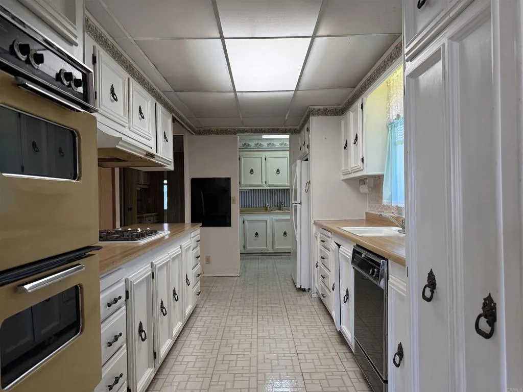https://cdn.realtyfeed.com/cdn/127/306713517/90defbc2086e8006dadca0974f11c1a4.webp