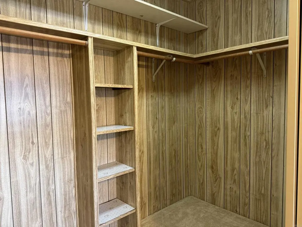 https://cdn.realtyfeed.com/cdn/127/306713517/bb73b58443264c20b0ea95e916dee11c.webp