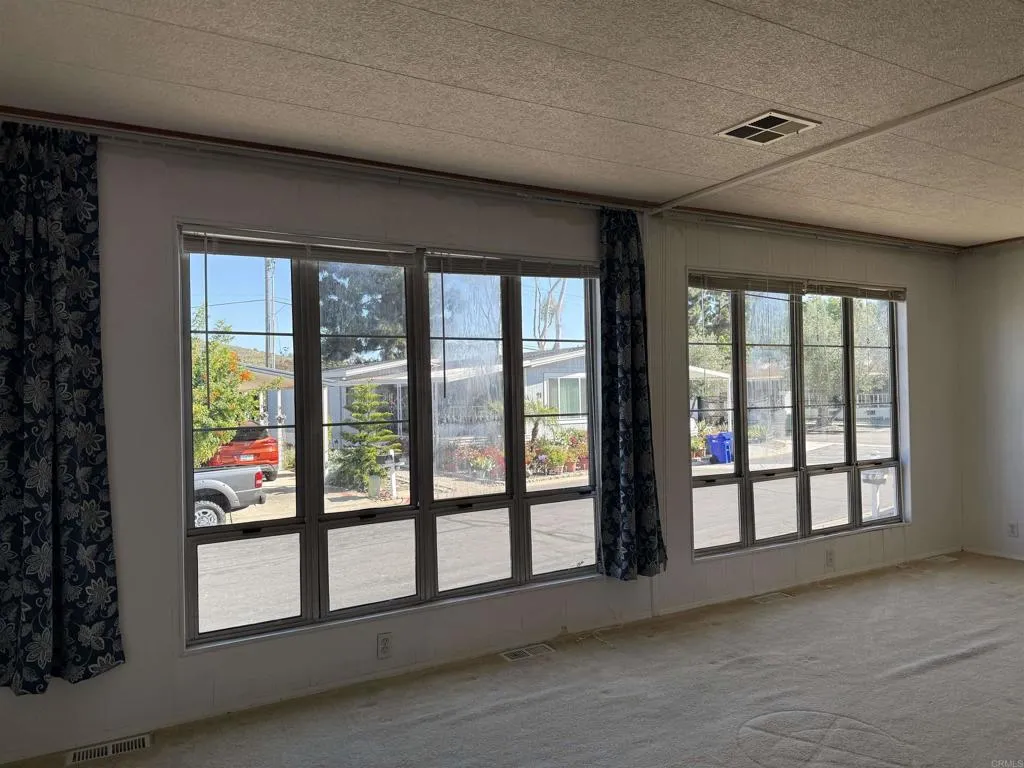 https://cdn.realtyfeed.com/cdn/127/306713517/d408dbcac05d1bad1c0370387acd7628.webp