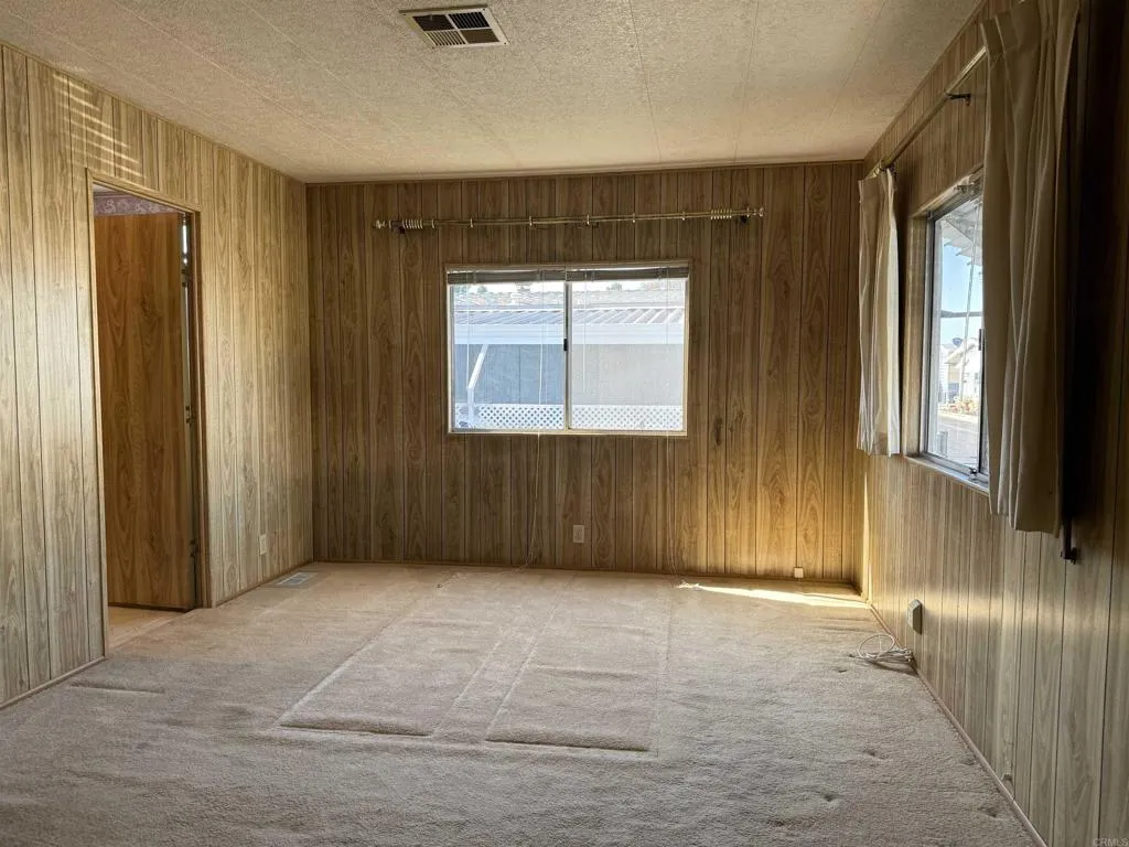 https://cdn.realtyfeed.com/cdn/127/306713517/e9ee7c91ccc5c14d7e70fafca14df15c.webp