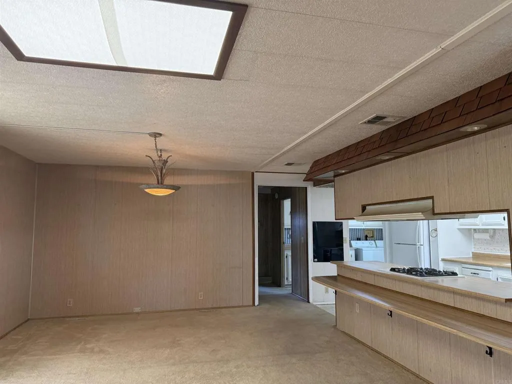 https://cdn.realtyfeed.com/cdn/127/306713517/ec1e118c299a01243338fa4831ae48d2.webp