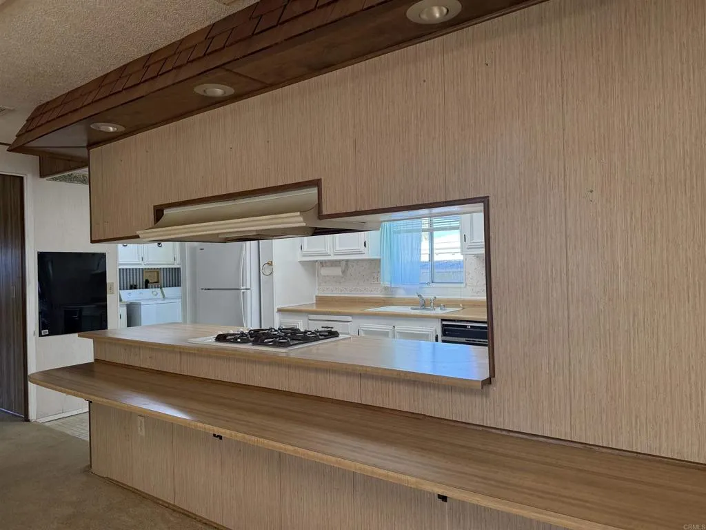https://cdn.realtyfeed.com/cdn/127/306713517/ef32e74ff2c3f3b9d20c0fb11738d1ab.webp