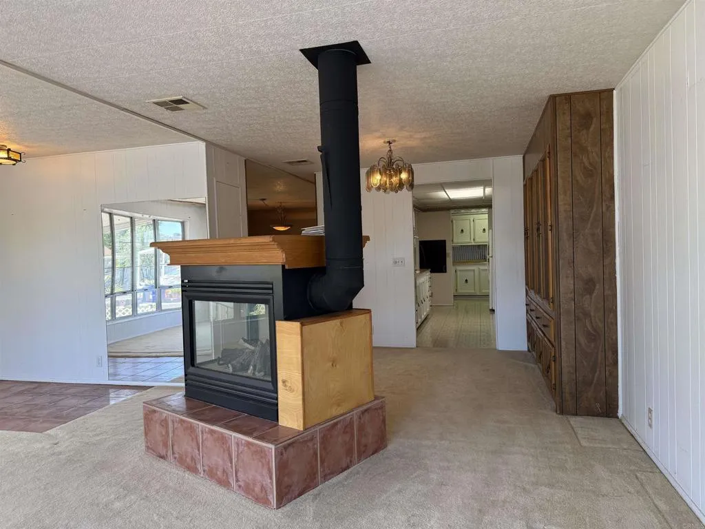 https://cdn.realtyfeed.com/cdn/127/306713517/f91541c97fbae5a398996097f426257f.webp
