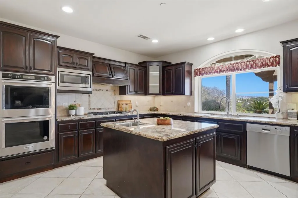 https://cdn.realtyfeed.com/cdn/127/306713556/055d3b8c97faa2d6547b2c7477ab63c1.webp