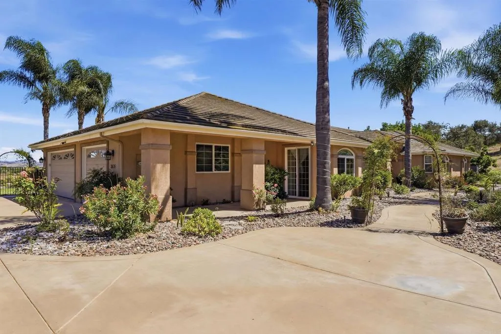 https://cdn.realtyfeed.com/cdn/127/306713556/2d47bcc4375ba9d1eba868aee7f2fdec.webp