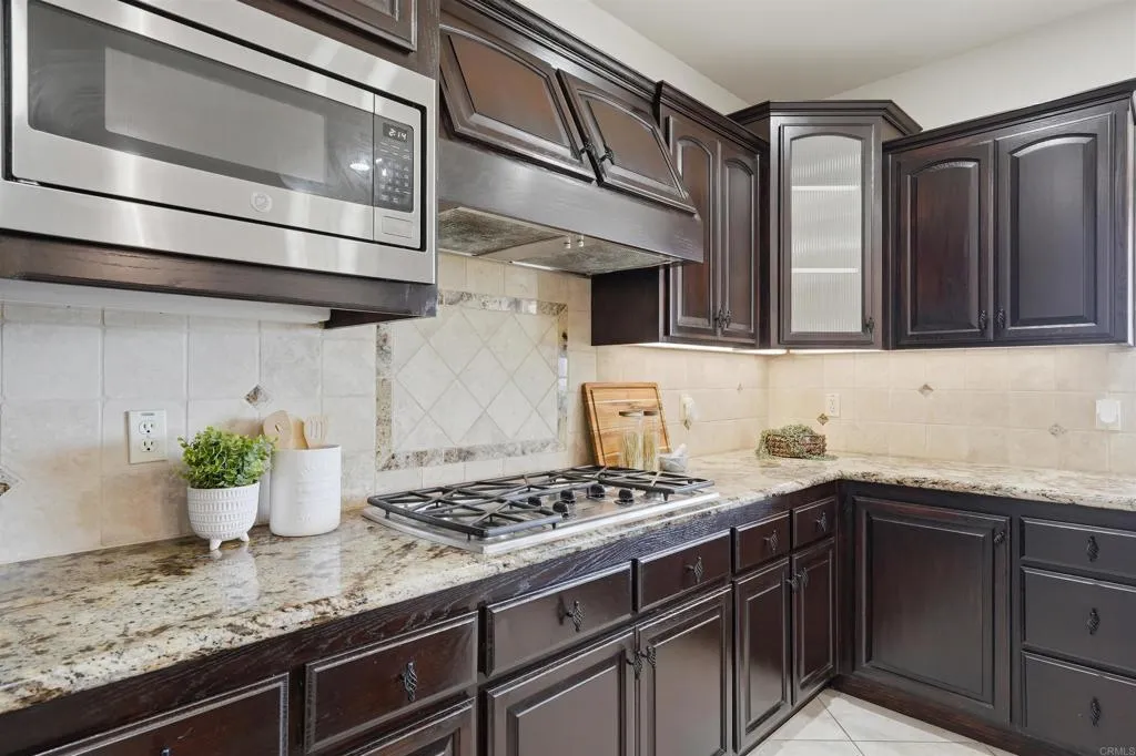 https://cdn.realtyfeed.com/cdn/127/306713556/4b06bb15e8b4efd92984f69b281c2fa6.webp