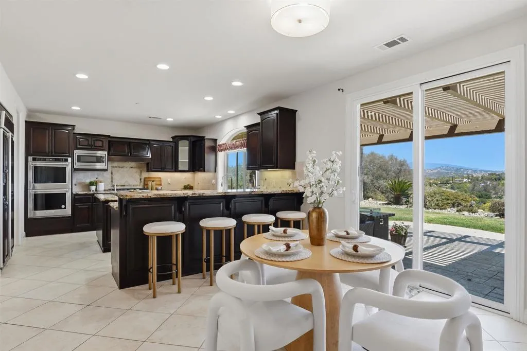 https://cdn.realtyfeed.com/cdn/127/306713556/55562242bc635a04875243c3b5c03ff1.webp