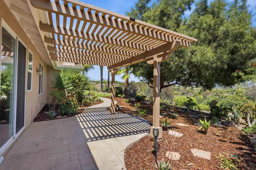 https://cdn.realtyfeed.com/cdn/127/306713556/7061efeaedbf80d3135baead2a4e83c0.webp