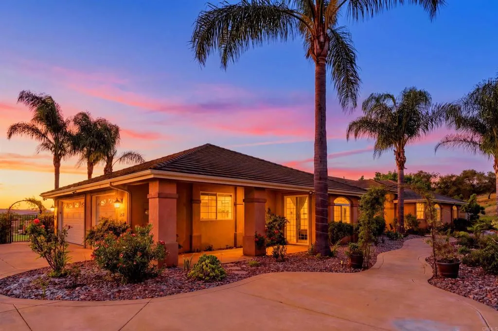 https://cdn.realtyfeed.com/cdn/127/306713556/8b27f69bd2e063d24a88d8f59acb6cd0.webp