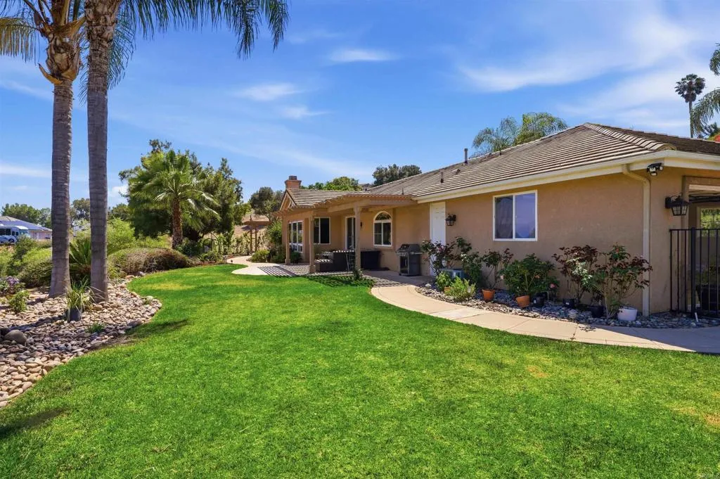 https://cdn.realtyfeed.com/cdn/127/306713556/b22eb25210fb50c4543495c65d6a0607.webp