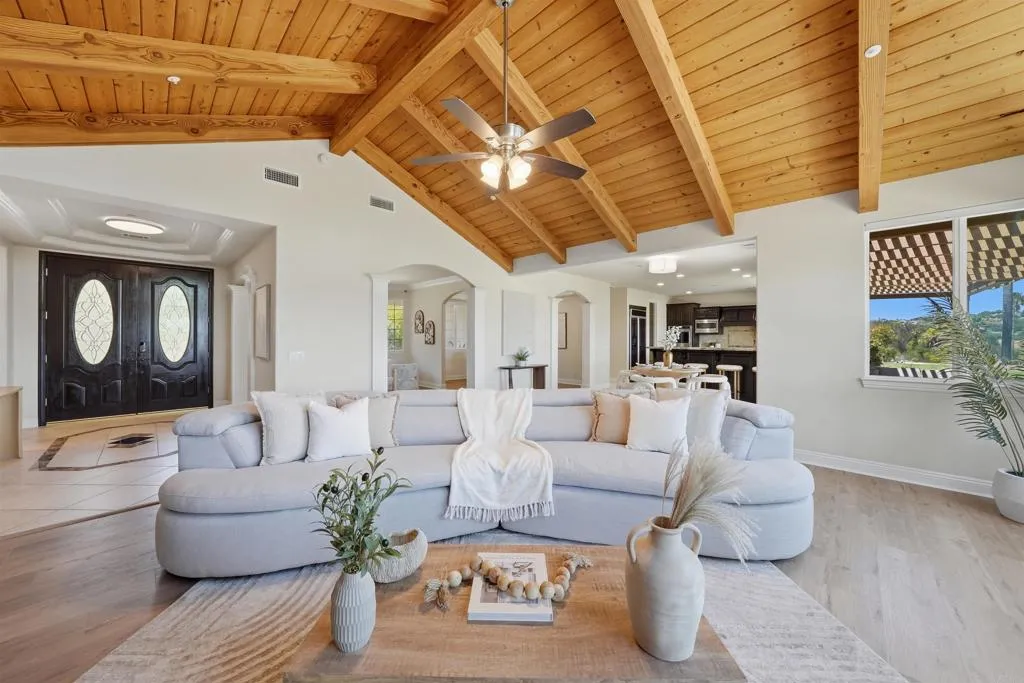 https://cdn.realtyfeed.com/cdn/127/306713556/b96b52d81ea7e9556deac2663285f845.webp